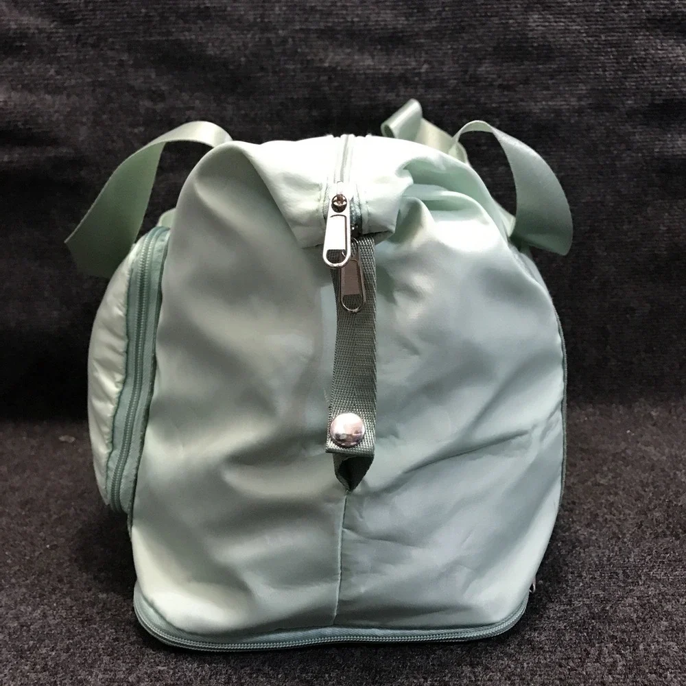 Hong Fu Carry On Travel Duffle Style Water Resistant Foldable & Expandable Bag